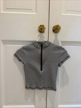 Girls' Short Sleeve Ribbed Zip-Up Top - Gray